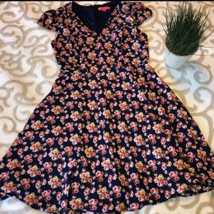 🌷 3/$20 Sale Betsey Johnson floral dress